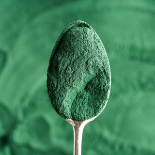 Polvo de hierbas enteras de Espirulina